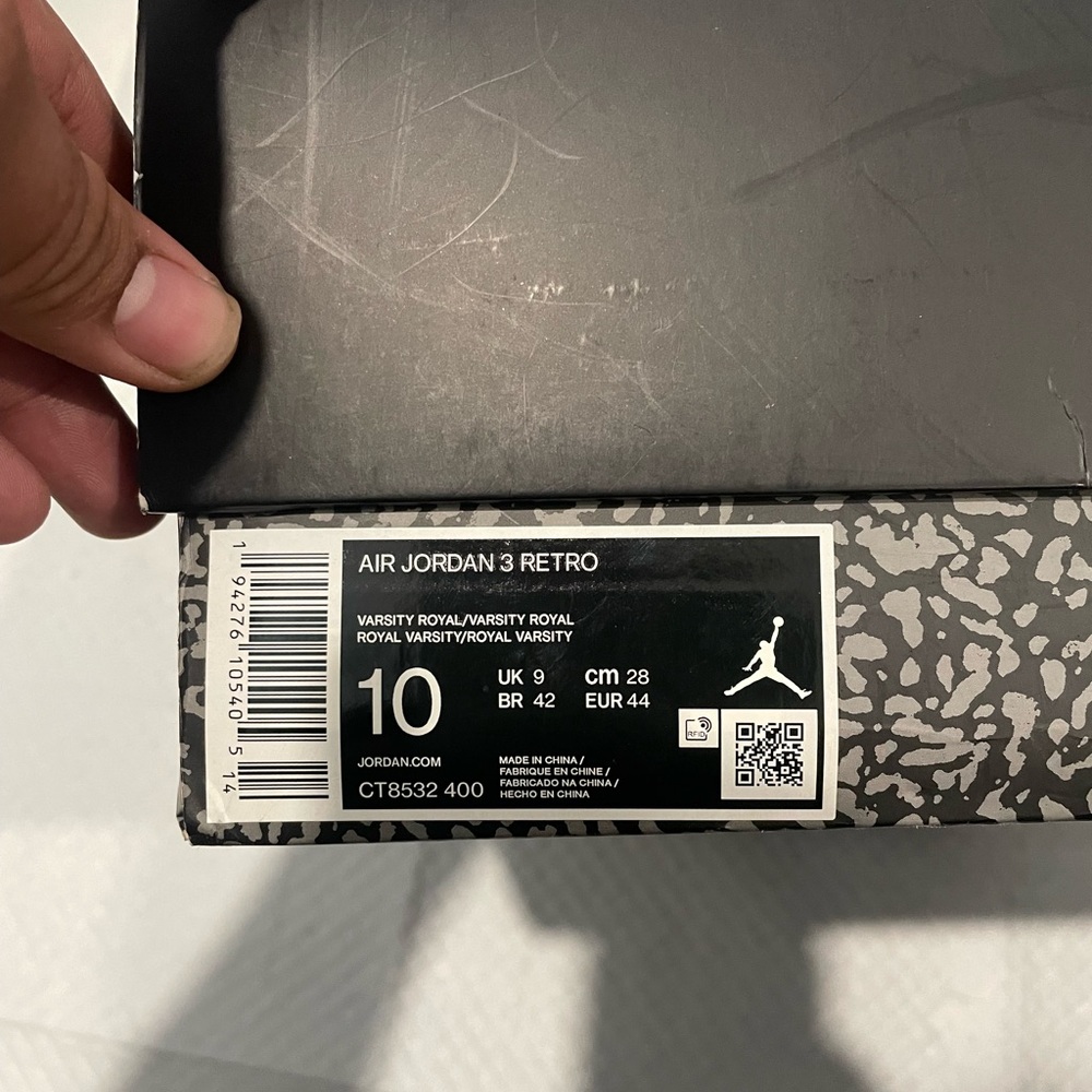 Air Jordan 3 Retro Sneakers - Picture 4 of 8
